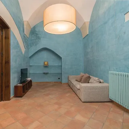 1 Bedroom Awesome In Le * Lecce