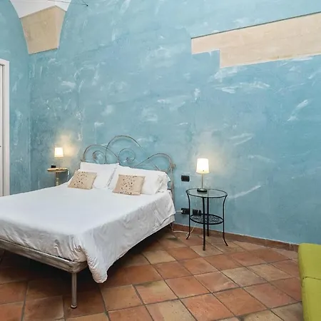1 Bedroom Awesome In Le Lecce